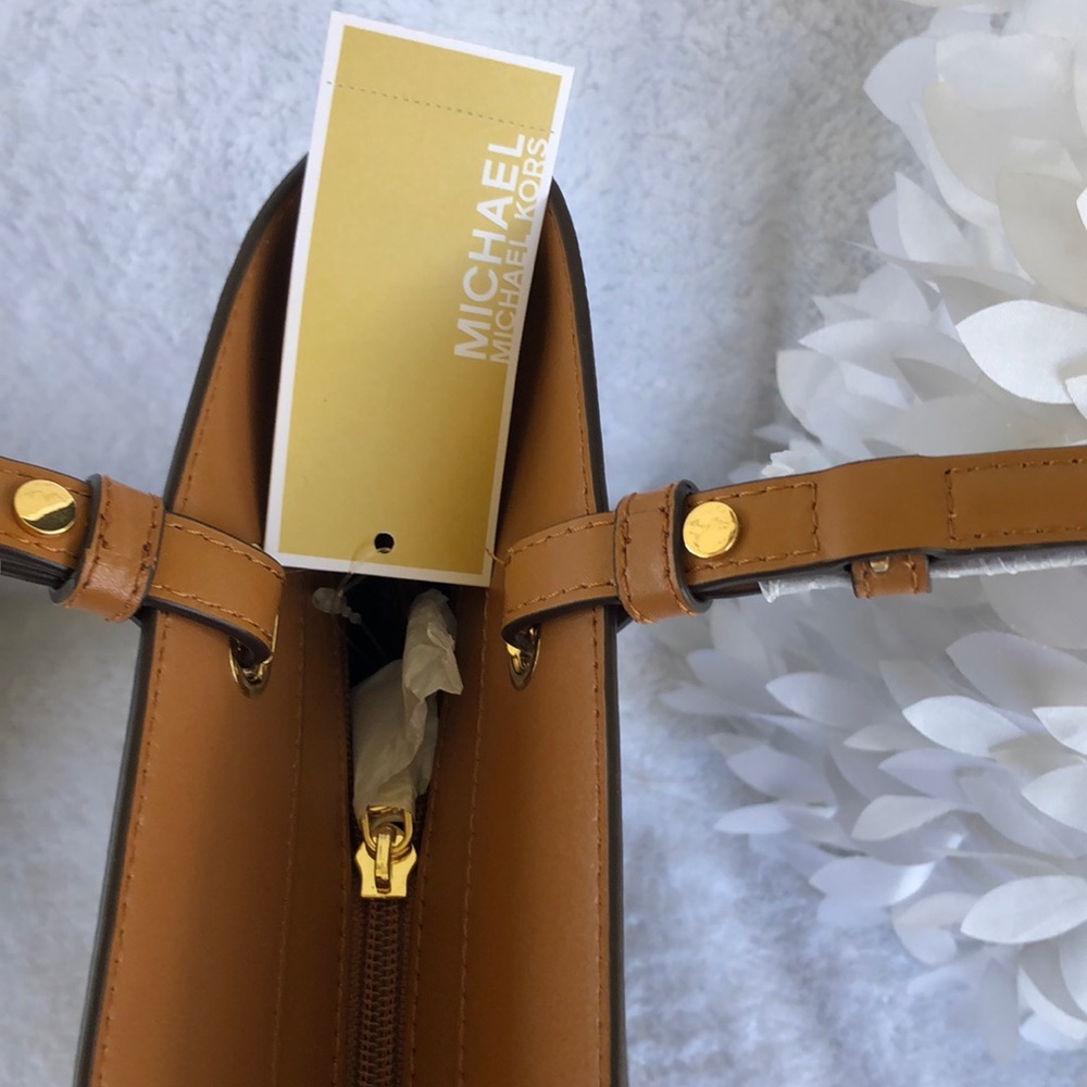 ⚠️SALE⚠️NWT Michael Kors purse. FINAL Price-Firm - Picture 13 of 16